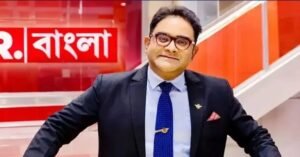 চট্টগ্রামের দুর্গাপূজায় মুগ্ধ ভারতীয় সাংবাদিক ময়ূখ রঞ্জন, বললেন ‘শাবাশ বাংলাদেশ’